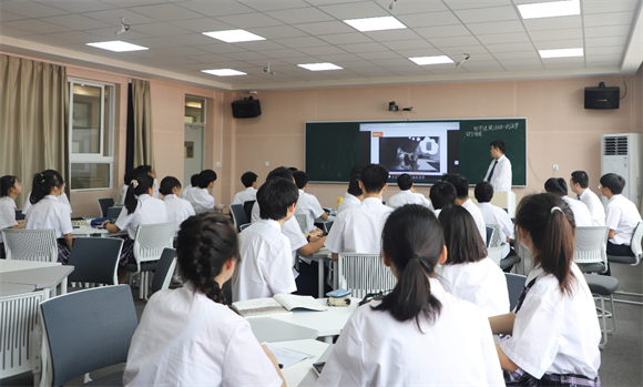 168体育闵行]闵中东校：聚焦“双新”提素养精准教学增效能——学校教学展示周活动顺利举办(图4)