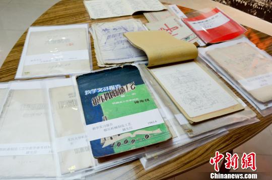 重庆大学168体育老教师因手绘机械图“意外走红”(图)(图1)